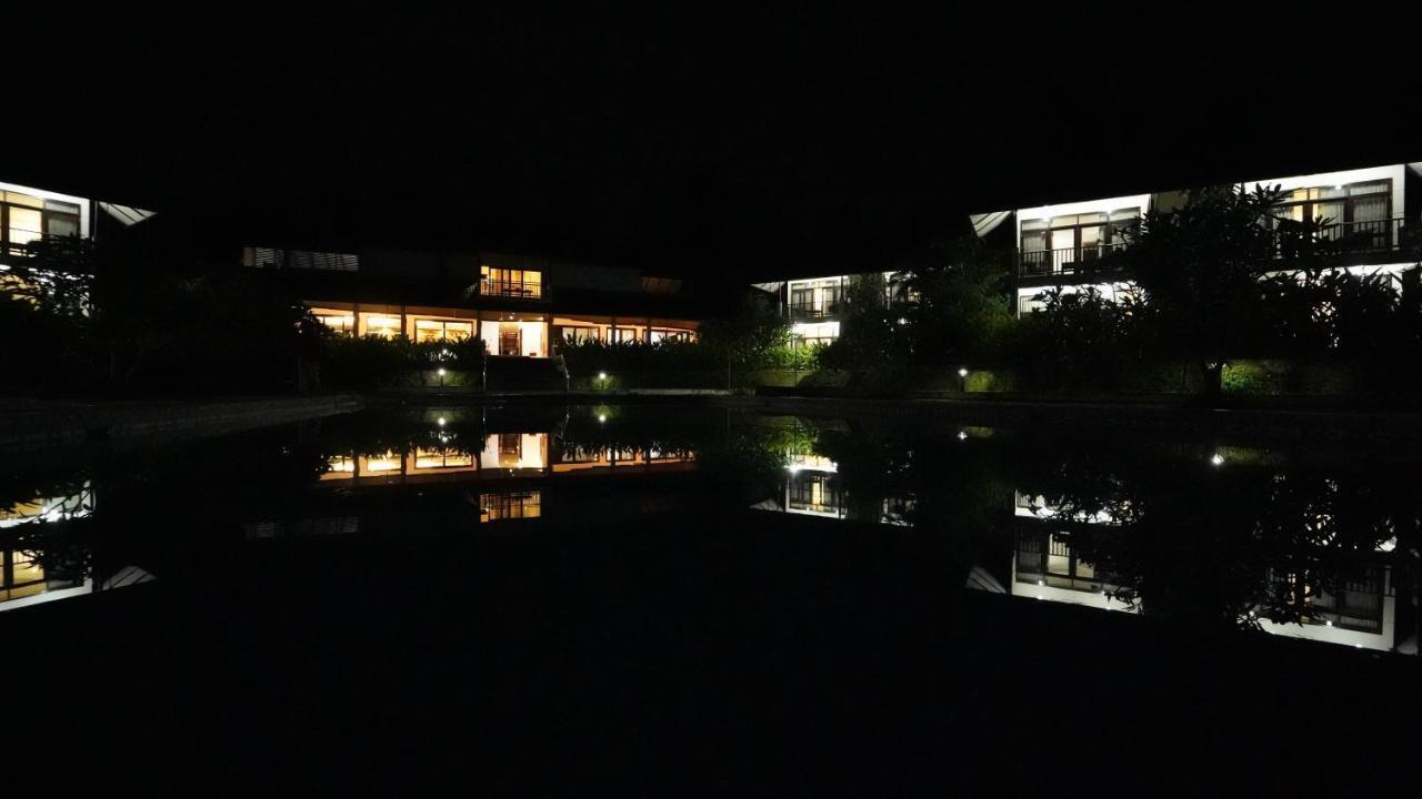 Whispering Waters Hotel Malayattur Exterior photo