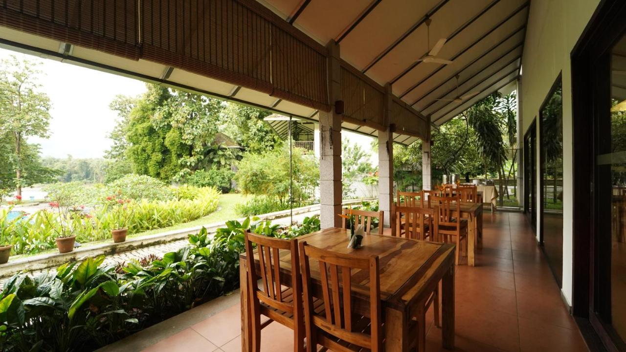 Whispering Waters Hotel Malayattur Exterior photo