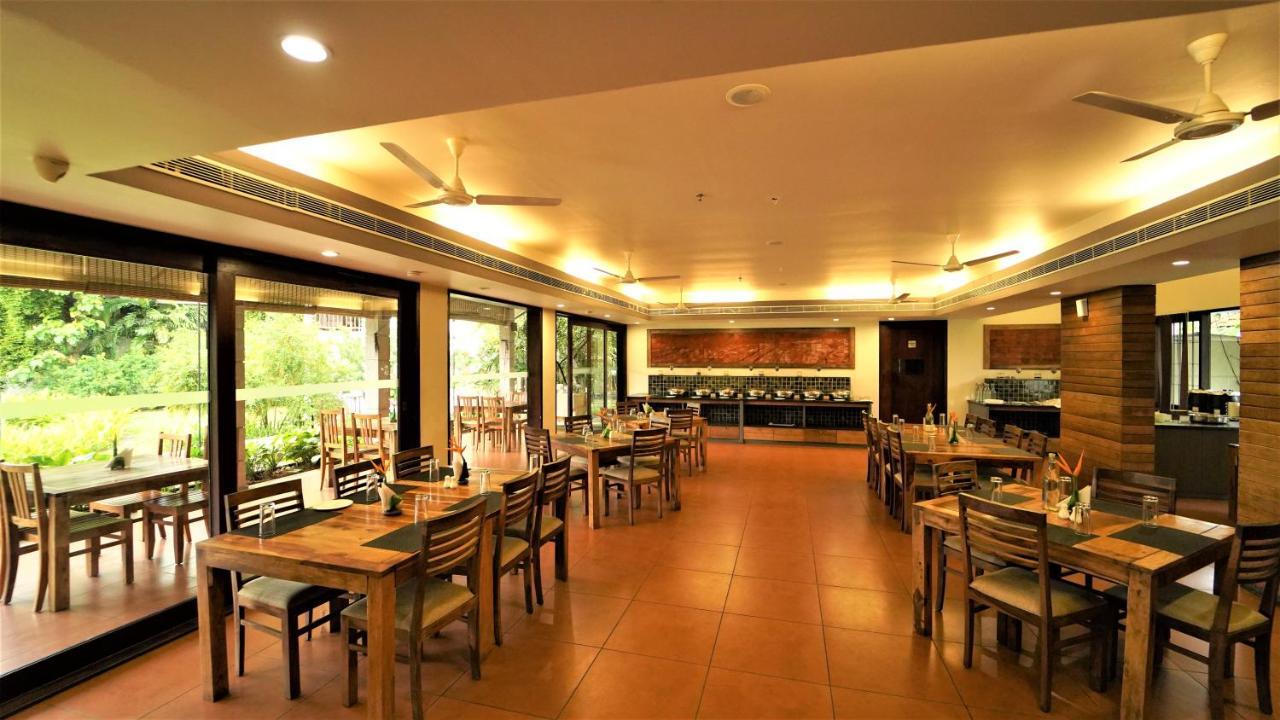 Whispering Waters Hotel Malayattur Exterior photo